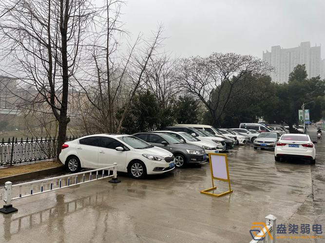 如何选择使用地面车位诱导监控系统？