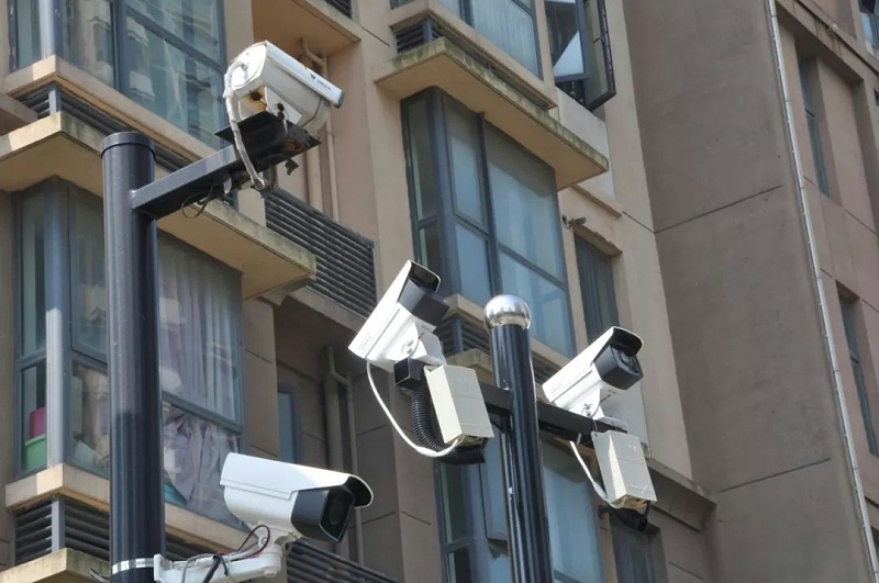 户外摄像头报警误报怎么处理？